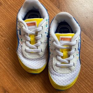 Toddler size Puma tennis shoes